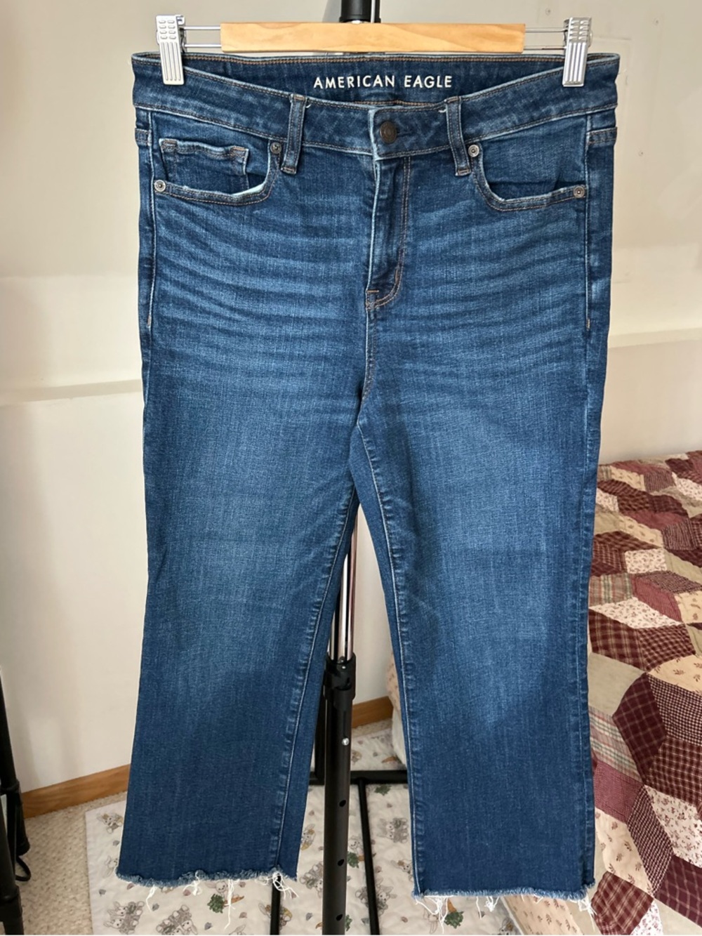 American Eagle Kick Boot Crop Jeans 10 Short